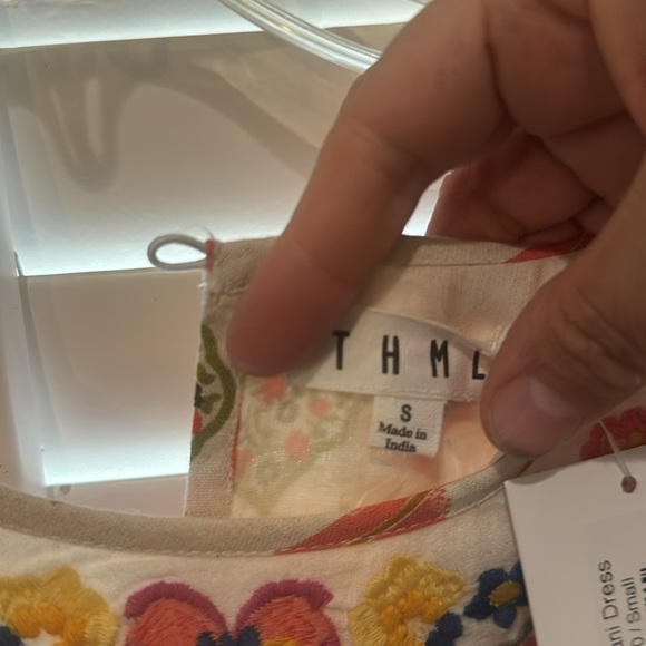 Spring/Summer dress small..fits medium too.used once - Picture 4 of 8